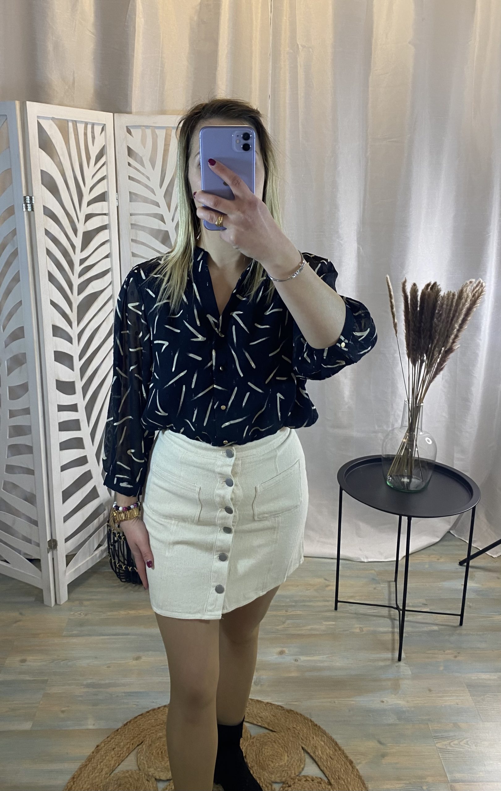 Chemisier noir avec motifs blanc – Image 3